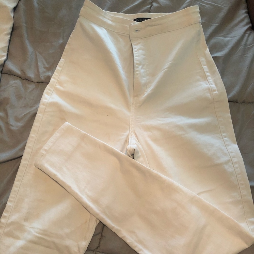 Fashion Nova high waisted white jeans.
